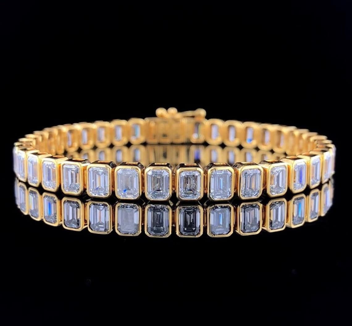 Emerald Moissanite Diamond Tennis Bracelet, Luxurious Gold Bezel Set, Elegant Jewelry for Women, Perfect Anniversary Gift