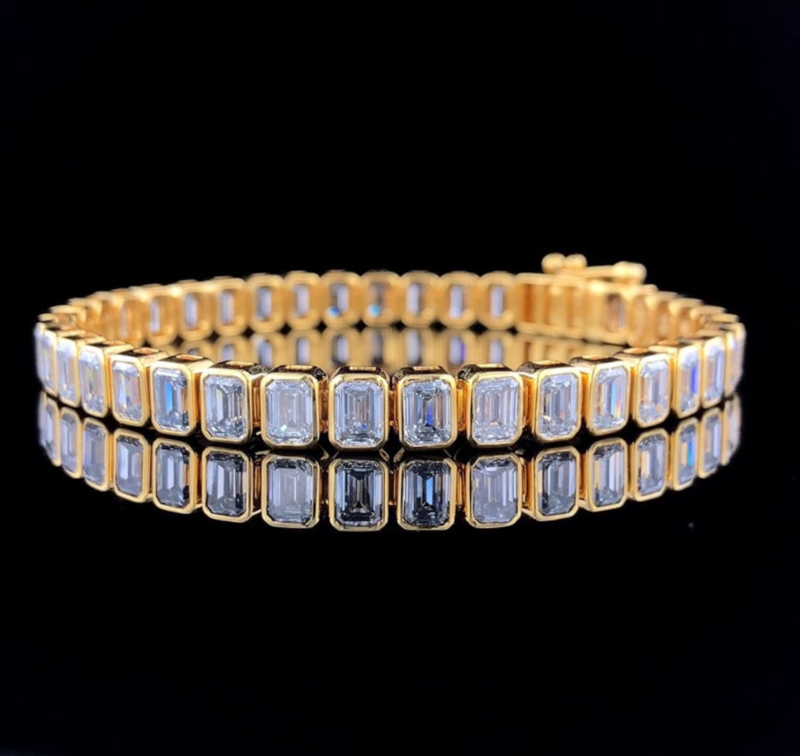 Emerald Moissanite Diamond Tennis Bracelet, Luxurious Gold Bezel Set, Elegant Jewelry for Women, Perfect Anniversary Gift