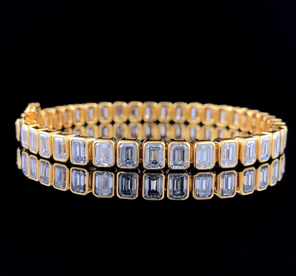 Emerald Moissanite Diamond Tennis Bracelet, Luxurious Gold Bezel Set, Elegant Jewelry for Women, Perfect Anniversary Gift