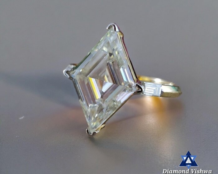 4.5 Carat Lozenge Moissanite Three Stone Engagement Wedding Ring with Baguettes in 14K Yellow Gold - Image 5